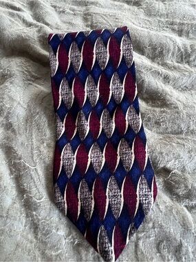 Vintage Jimmy V Neck-Tie 100% Silk Diamond Geometric Pattern Business Casual